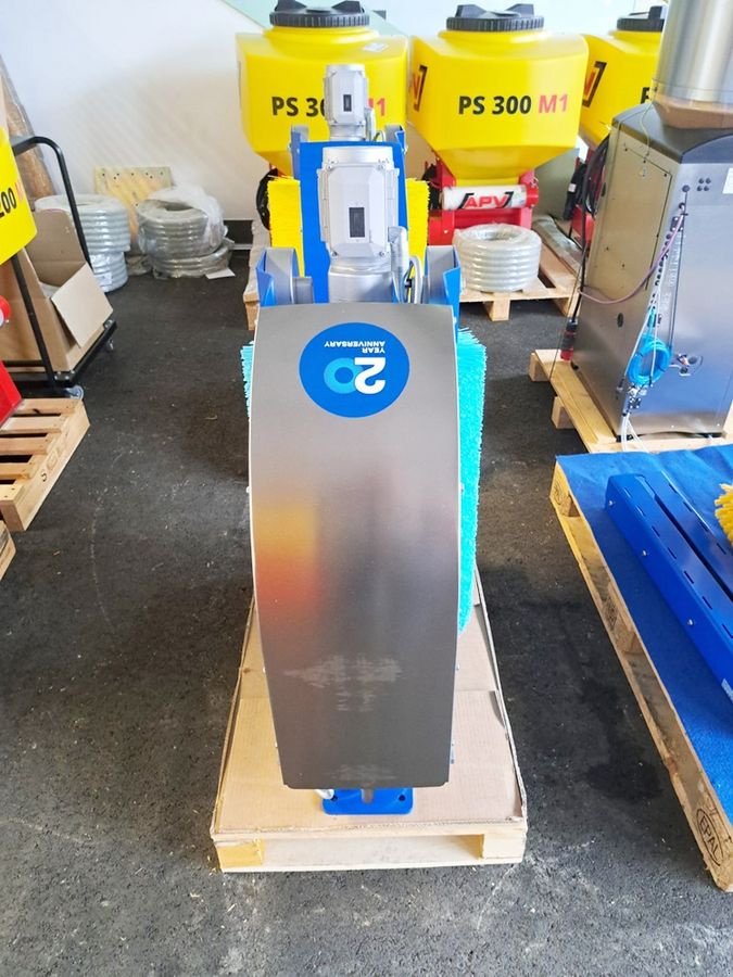 Sonstige Hoftechnik typu Alfa Laval Kuhbürste SCB, Neumaschine v St. Marienkirchen (Obrázek 7)
