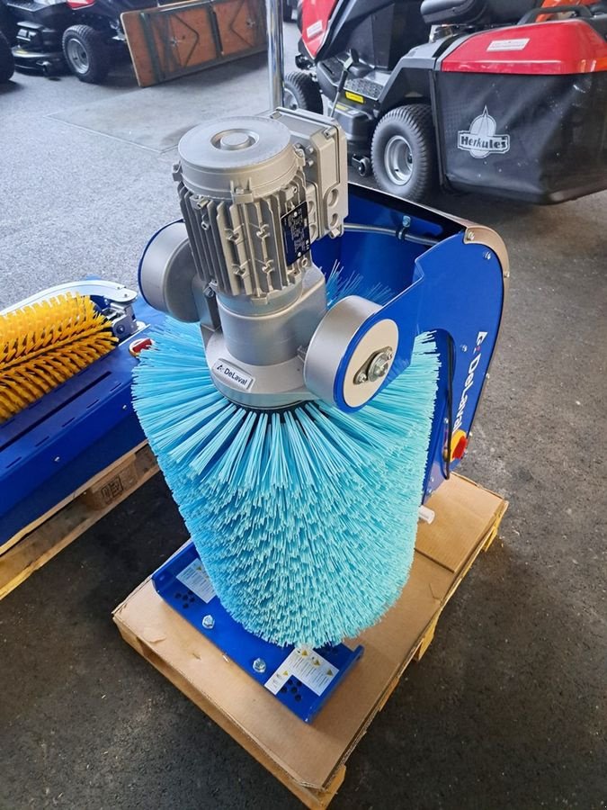 Sonstige Hoftechnik typu Alfa Laval Kuhbürste SCB, Neumaschine v St. Marienkirchen (Obrázek 6)