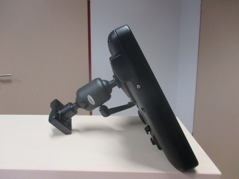 Parallelfahr-System of the type Steyr Trimble XCN-2050 Spurführsystem, Neumaschine in St. Marienkirchen (Picture 6)