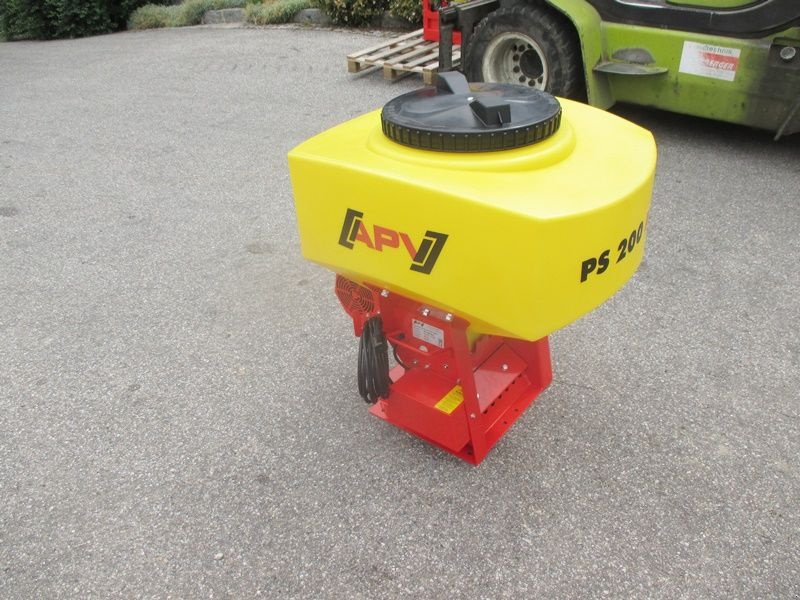 Striegel mit Nachsaateinrichtung Türe ait APV PS 200 M1 pneum. Sägerät, Neumaschine içinde St. Marienkirchen (resim 2)