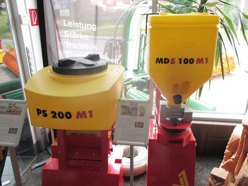 Striegel mit Nachsaateinrichtung Türe ait APV PS 200 M1 pneum. Sägerät, Neumaschine içinde St. Marienkirchen (resim 7)