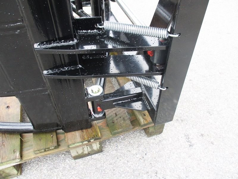 Frontladerzubehör van het type Stekro Rundballengreifer, Neumaschine in St. Marienkirchen (Foto 8)