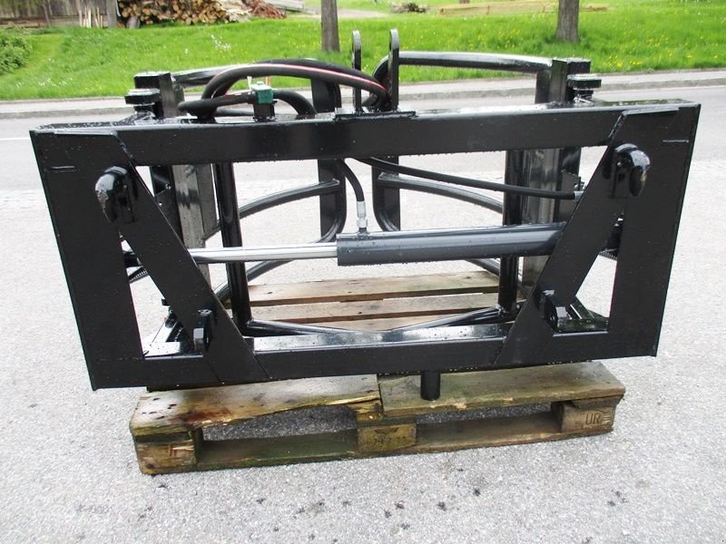 Frontladerzubehör van het type Stekro Rundballengreifer, Neumaschine in St. Marienkirchen (Foto 5)