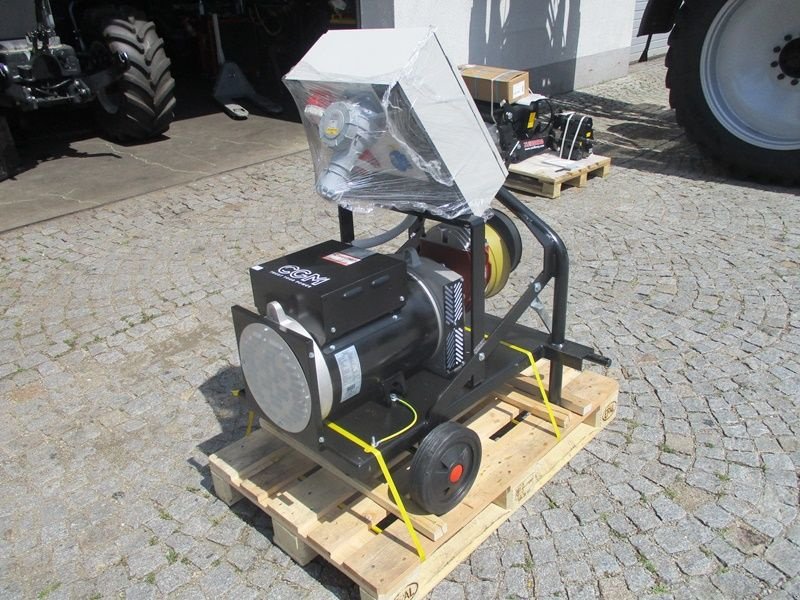 Stromgenerator of the type Sonstige Hartner ZG 300/3-TR Zapfwellengenerator, Neumaschine in St. Marienkirchen (Picture 4)