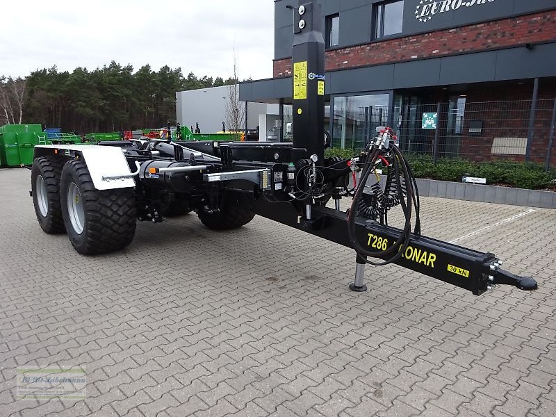 Abrollcontainer typu PRONAR Hakenlift / Abrollkipper /  Containeranhänger / Containerfahrzeug / Abrollsystem / Abrollfahrzeug / Hakengerät Modell 15 - 34 to, Tandem und Tridem, Neumaschine v Itterbeck (Obrázek 1)