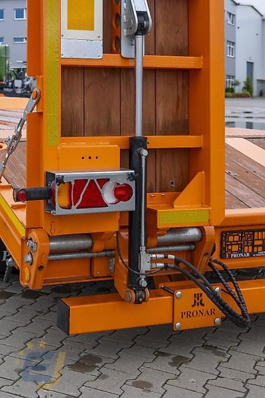 Tieflader van het type PRONAR Tiefladeranhänger PB 3100, 24 to, 100 km/h, Neumaschine in Itterbeck (Foto 3)