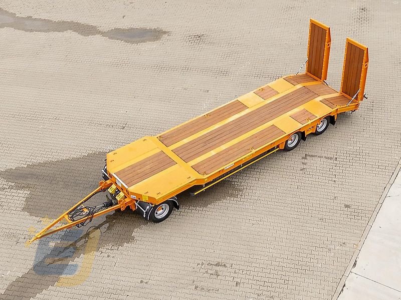 Tieflader van het type PRONAR Tiefladeranhänger PB 3100, 24 to, 100 km/h, Neumaschine in Itterbeck (Foto 8)