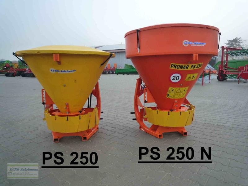 Sandstreuer & Salzstreuer des Typs PRONAR Pronar Salz- Sandstreuer PS 250 / PS 250 M, NEU, Neumaschine in Itterbeck (Bild 2)