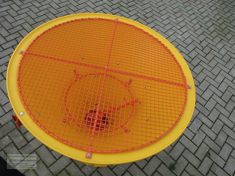 Schneepflug typu PRONAR Sand-Salz-Streuer PS 250 mit Gelenkwellenantrieb überjährig, Gebrauchtmaschine v Itterbeck (Obrázek 2)