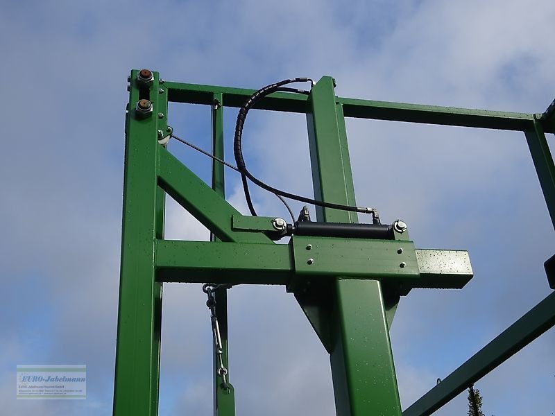 Ballentransportwagen typu PRONAR 3-achs Ballenwagen TO 26 M einschl.  hydr. Ladungssicherung, 18 to, NEU, Neumaschine v Itterbeck (Obrázek 24)