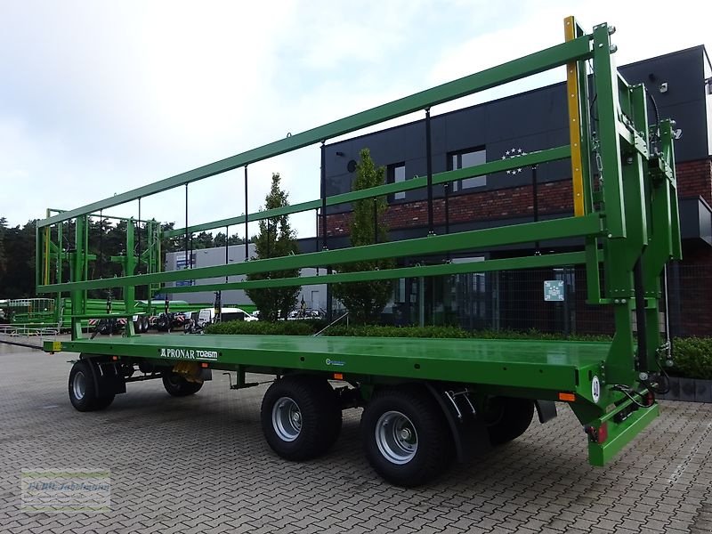 Ballentransportwagen typu PRONAR 3-achs Ballenwagen TO 26 M einschl.  hydr. Ladungssicherung, 18 to, NEU, Neumaschine v Itterbeck (Obrázek 20)