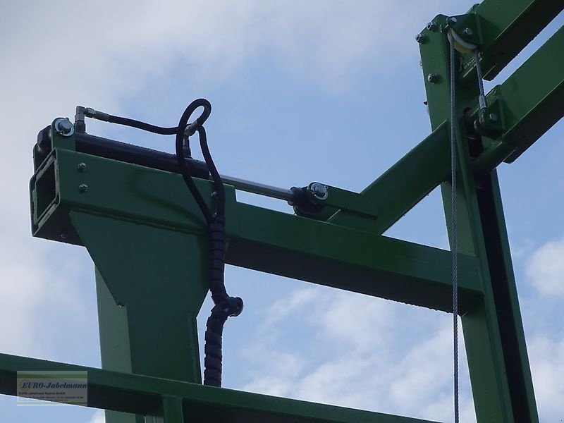 Ballentransportwagen typu PRONAR 3-achs Ballenwagen TO 26 M einschl.  hydr. Ladungssicherung, 18 to, NEU, Neumaschine v Itterbeck (Obrázek 26)