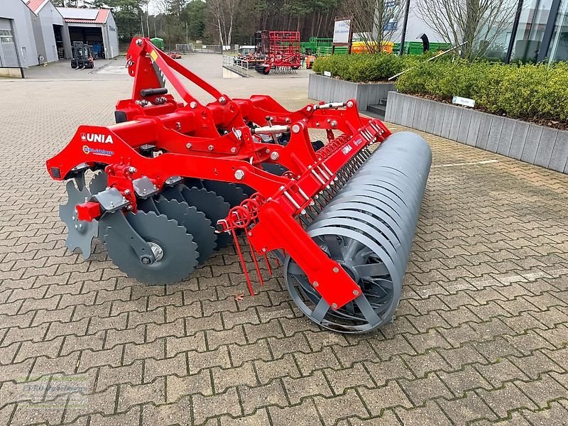 Kurzscheibenegge des Typs Unia UNIA-Kurzscheibenegge Ares XL 3,00 m, Ø560mm Scheiben, Rohrstabwalze Ø600 mm, Neumaschine in Itterbeck (Bild 1)