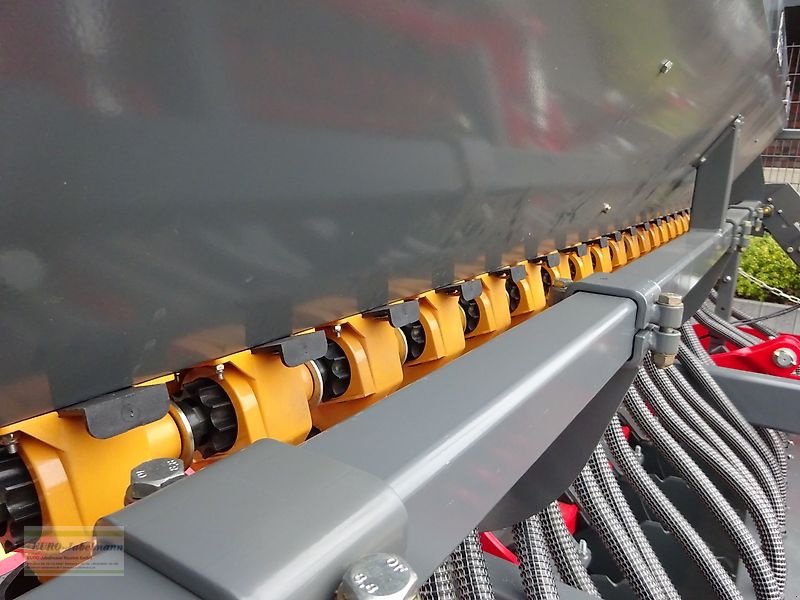 Drillmaschinenkombination of the type Unia Zwischenfruchtdrillmaschine, Alfa 3,00 m, 25 Reihen, NEU, Neumaschine in Itterbeck (Picture 12)