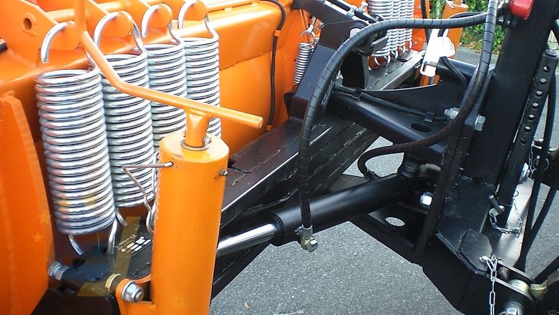 Schneepflug типа PRONAR Schnee- und Planierschild PU 3300, Neumaschine в Itterbeck (Фотография 7)