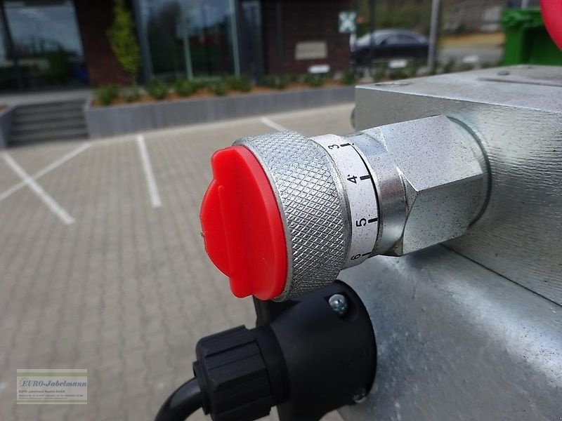 Dungstreuer of the type PRONAR Stalldungstreuer, Miststreuer, N 161, 8,2 to, NEU, Neumaschine in Itterbeck (Picture 25)