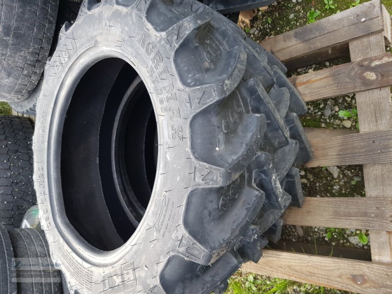 Reifen of the type BKT 280/70R20, Neumaschine in Lichtenau Stadtgebiet (Picture 1)