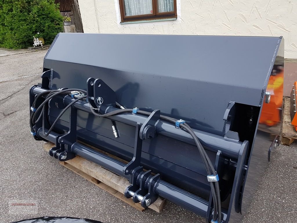 Frontladerzubehör of the type Dominator Hochkippschaufel Goliath 240 cm 2m³, Neumaschine in Tarsdorf (Picture 1)