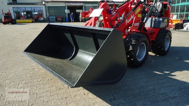 Frontladerzubehör of the type Dominator Universalschaufel rund Großvolumen, Neumaschine in Tarsdorf (Picture 1)