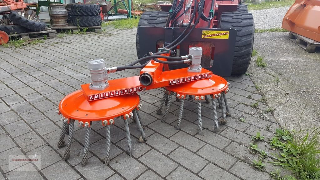 Hoflader typu Fuchs Wildkrautbesen 1300 DUO für Hoflader NEU!, Gebrauchtmaschine v Tarsdorf (Obrázek 1)