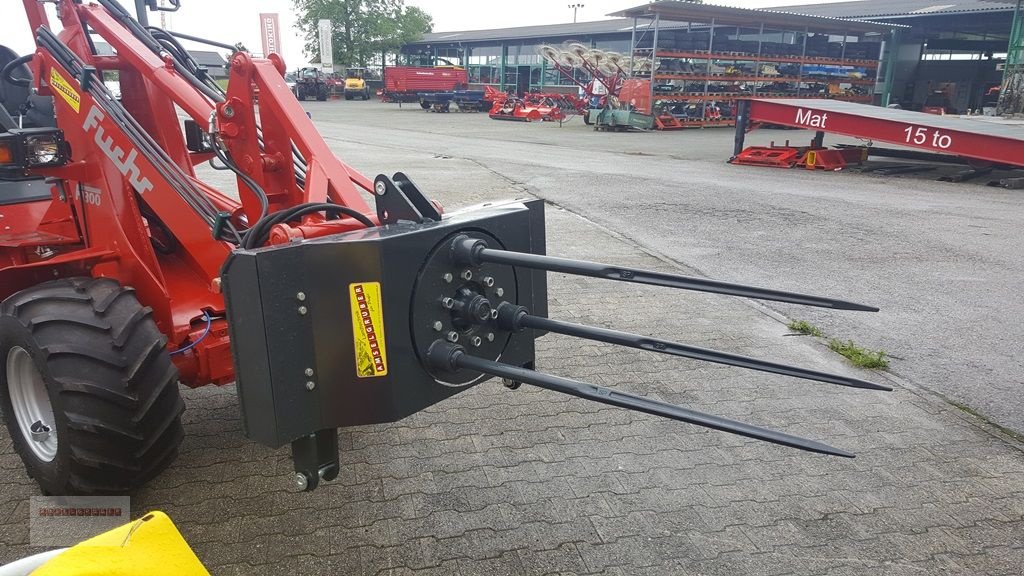 Frontladerzubehör of the type Dominator Ballenabwickler PRO mit Euroaufnahme & Dreipunkt, Neumaschine in Tarsdorf (Picture 4)