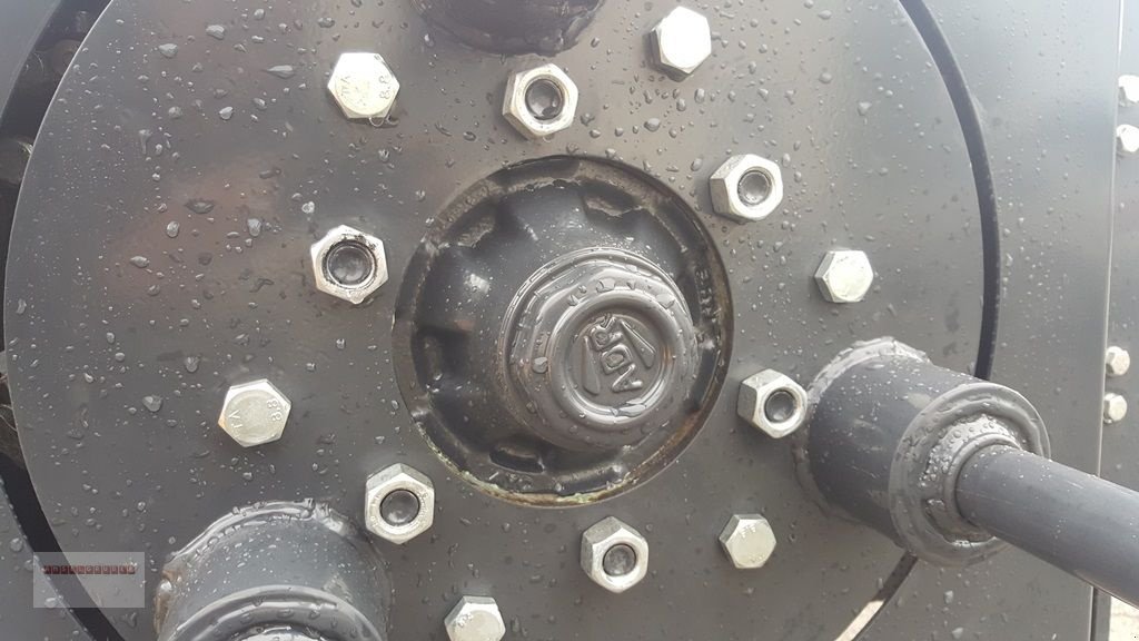 Frontladerzubehör of the type Dominator Ballenabwickler PRO mit Euroaufnahme & Dreipunkt, Neumaschine in Tarsdorf (Picture 7)