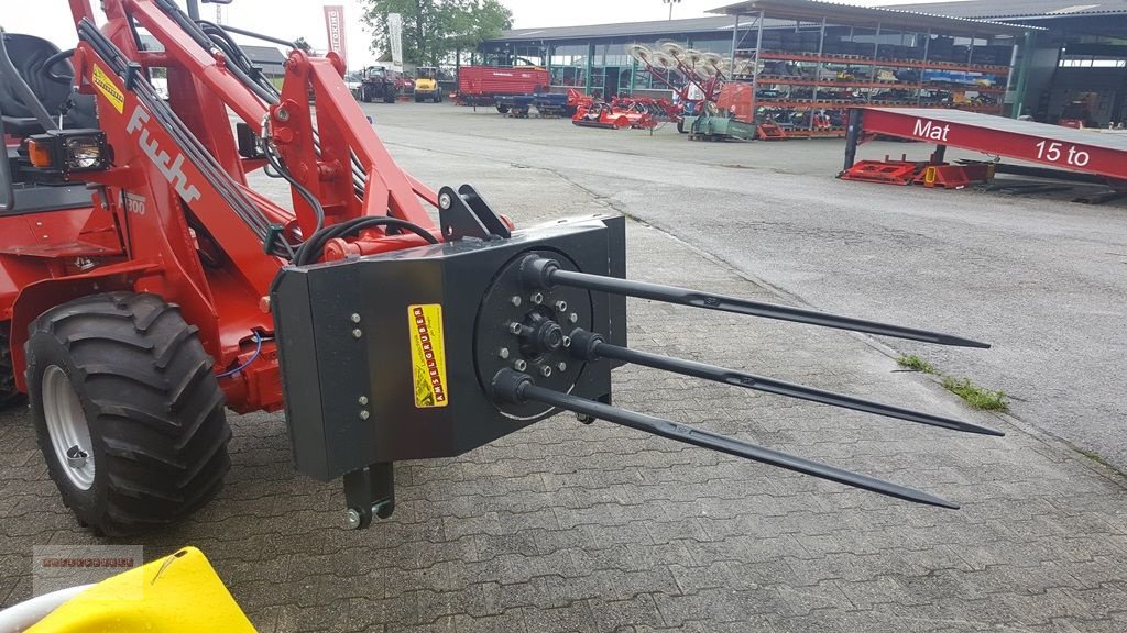 Frontladerzubehör of the type Dominator Ballenabwickler PRO mit Euroaufnahme & Dreipunkt, Neumaschine in Tarsdorf (Picture 5)