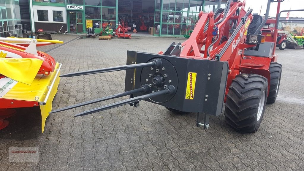 Frontladerzubehör of the type Dominator Ballenabwickler PRO mit Euroaufnahme & Dreipunkt, Neumaschine in Tarsdorf (Picture 2)