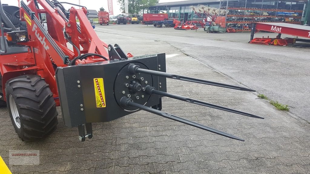 Frontladerzubehör of the type Dominator Ballenabwickler PRO mit Euroaufnahme & Dreipunkt, Neumaschine in Tarsdorf (Picture 6)