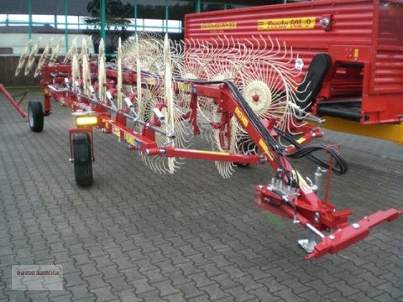 Schwader of the type Quick-Cover MX 12 VARIO, Neumaschine in Tarsdorf (Picture 2)