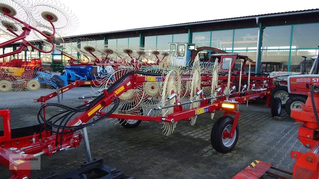 Schwader of the type Quick-Cover MX 12 VARIO, Neumaschine in Tarsdorf (Picture 1)