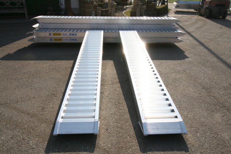 Sonstige Transporttechnik typu Sonstige Aluauffahrrampe 35/58 Alurampe Rampe, Neumaschine v Petting (Obrázek 2)