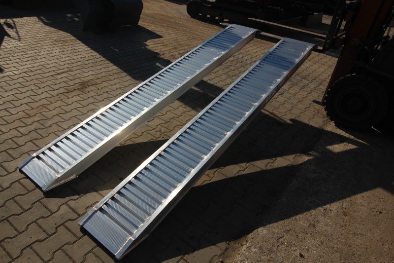 Sonstige Transporttechnik tipa Sonstige Aluauffahrrampe 30/30 Alurampe Rampe, Neumaschine u Petting (Slika 3)