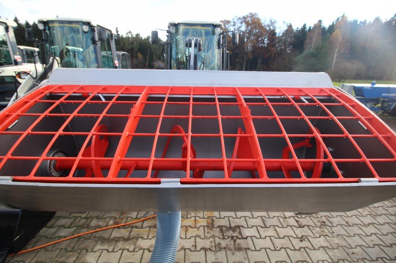 Sonstige Bagger & Lader of the type Terex Betonmischschaufel MZB 450 für Terex TL 80 TL 100, Neumaschine in Petting (Picture 4)