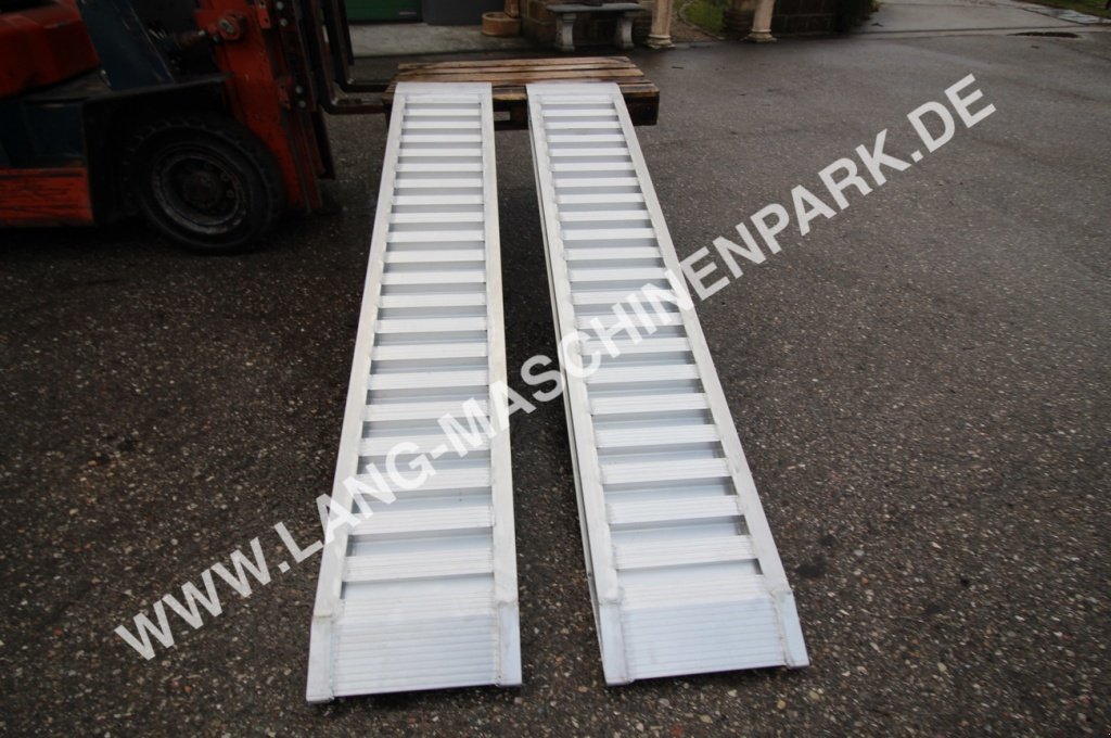 Sonstige Transporttechnik του τύπου DIMA Alurampe Auffahrrampe Rampe Verladeschiene Modell 25/50, Neumaschine σε Petting (Φωτογραφία 5)