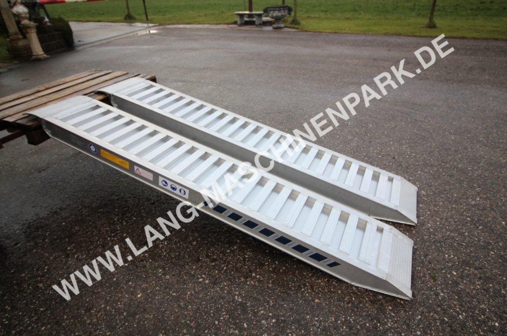 Sonstige Transporttechnik des Typs DIMA 30/35 Alurampe Rampe, Neumaschine in Petting (Bild 1)