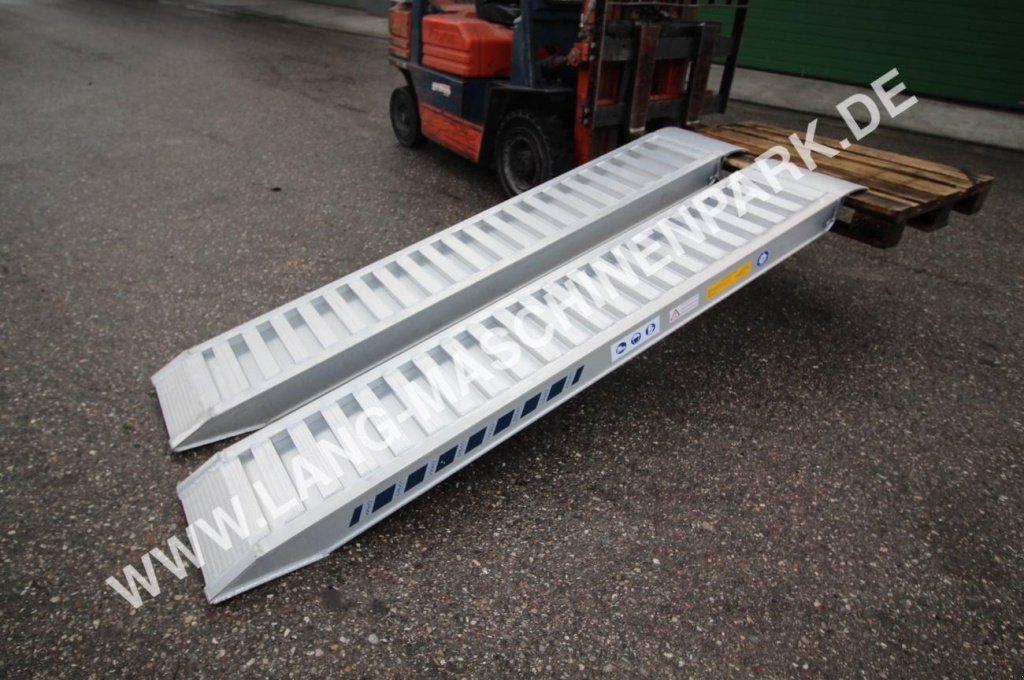 Sonstige Transporttechnik του τύπου DIMA 30/50 Rampe Alurampe Verladerampe, Neumaschine σε Petting (Φωτογραφία 4)